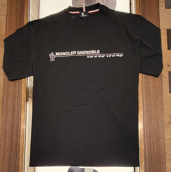 新色登場★モンクレール grenoble 偽物 ラバー加工レタリングtシャツ【各色】j20978c