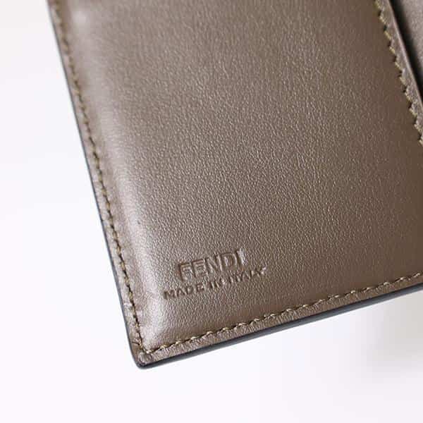 《大人気》フェンディ ミディアムサイズ ffダイヤモンド 三つ折り財布 8m0480adymf13vk