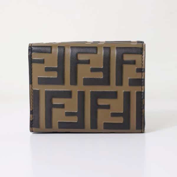 《大人気》フェンディ ミディアムサイズ ffダイヤモンド 三つ折り財布 8m0480adymf13vk