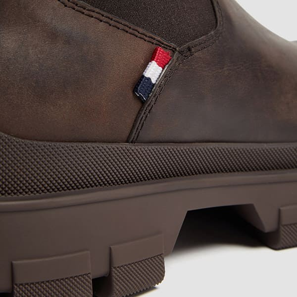 今注目アイテム!モンクレール hevea 偽物 チェルシーブーツ j209a4f00090m4516257