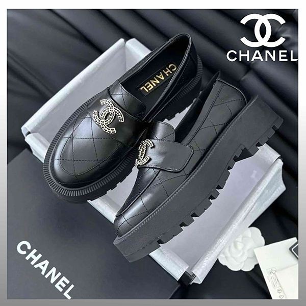 追跡付《安定感もあり♡》シャネル ローファー コピー チェーンcc 厚底 cc092713