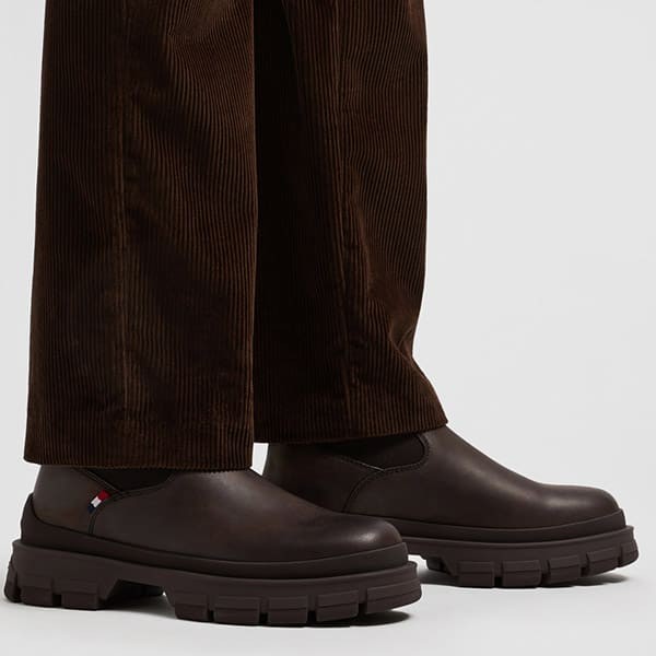 今注目アイテム!モンクレール hevea 偽物 チェルシーブーツ j209a4f00090m4516257