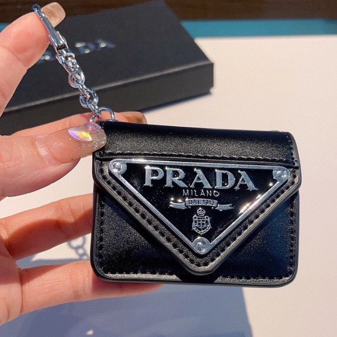 プラダ AirPods Pro ケース コピー 2色 24111303