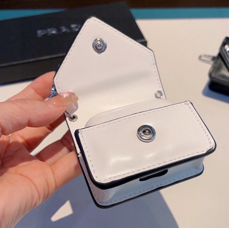 プラダ  AirPods Pro ケース コピー 2色 24111303