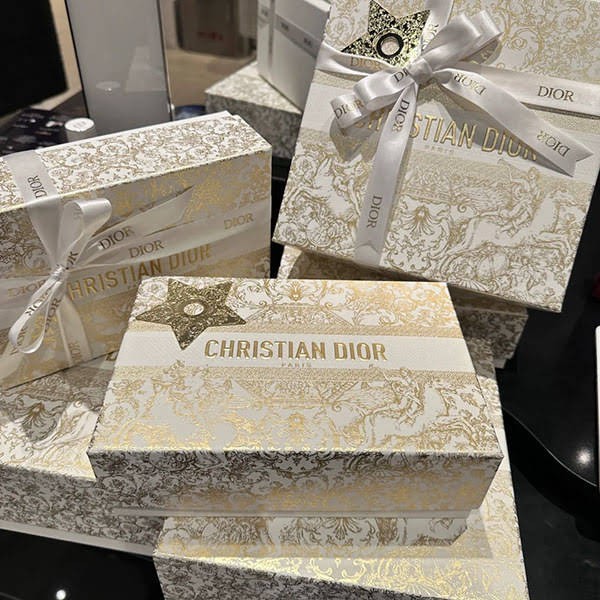 ディオール福袋 2025 バッグ・服・財布 豪華3点セット