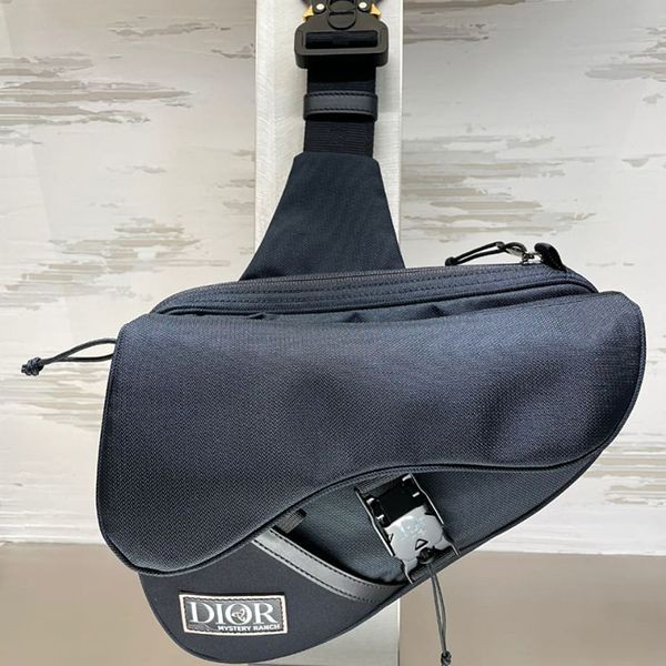 ディオール by ミステリーランチ バッグ 偽物《saddle》黒 ロゴ 3way★1adpo111mrn_h00n