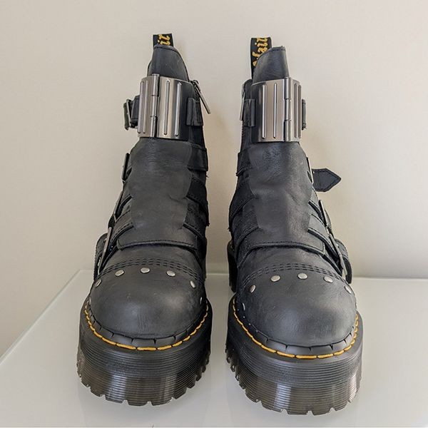 ドクターマーチン Jadon コピー ヒンジ プラットフォーム ブーツ w24123102