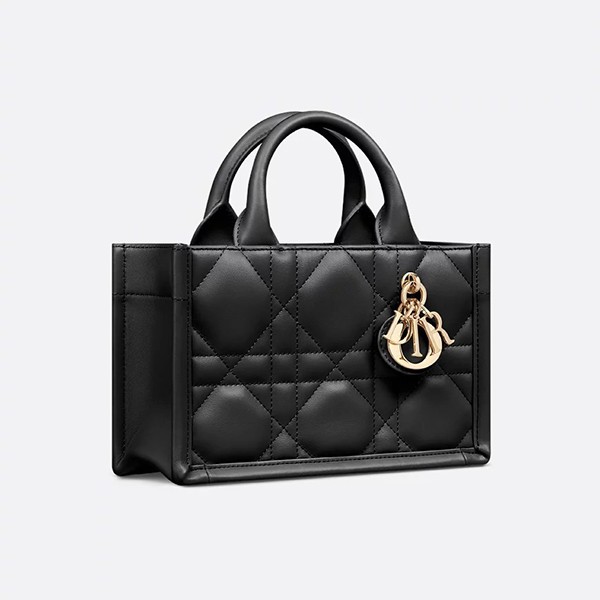 トレンドの最前線☆ディオール ブックトート 偽物 ストラップ付き ミニバッグ 7色 S5573OWHP_M900