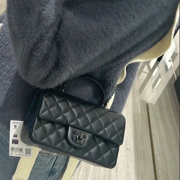 シャネル ソーブラック ミニフラップバッグ パロディ cc11301