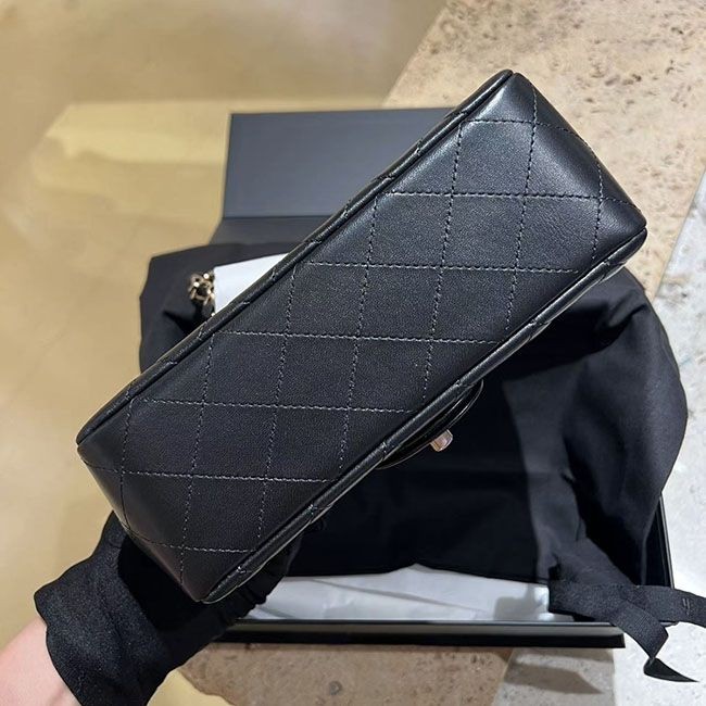 高級ブランドミニマトラッセ新サイズ シャネル ミニ フラップ バッグ AS5219 Y04059 94305