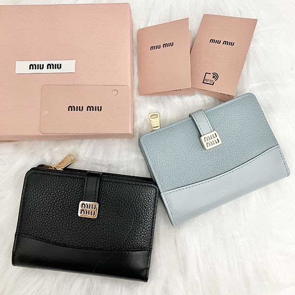 【ミュウミュウ】Compact Wallet ロゴベルト 三つ折り財布 5ML058