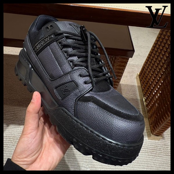 即日発送サービス【完成されたデザイン♪】ルイヴィトン コピー★LV トレイナー マキシ スニーカー 1AHCRW