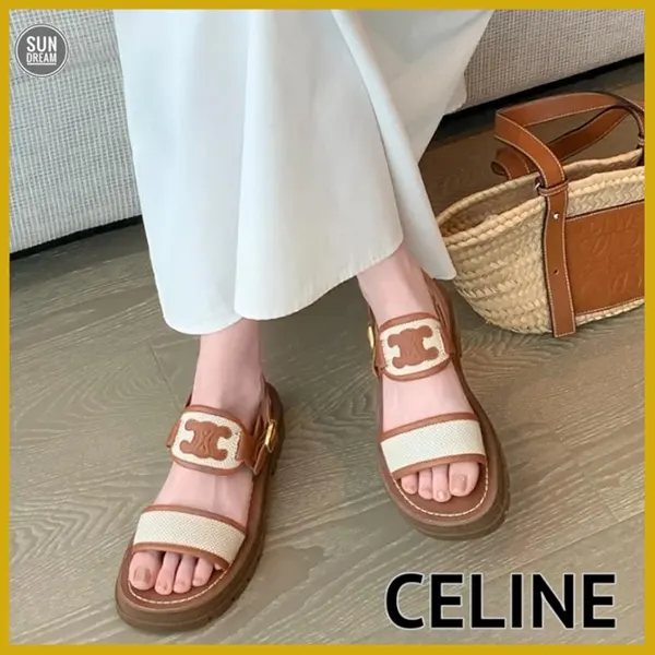 目を惹くカラーセリーヌ サンダル クレア トリオンフ 353872350C.03TV