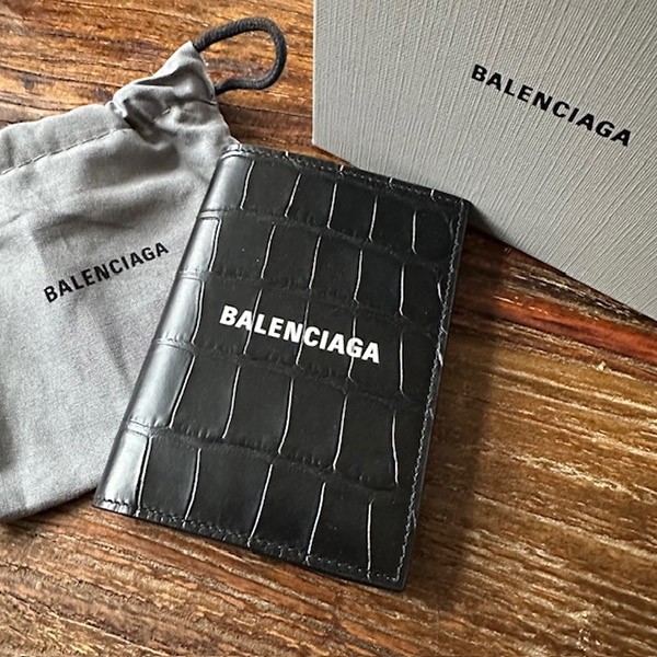 プレゼントに最適バレンシアガ CASH 二つ折り ウォレット スーパーコピー 25031307