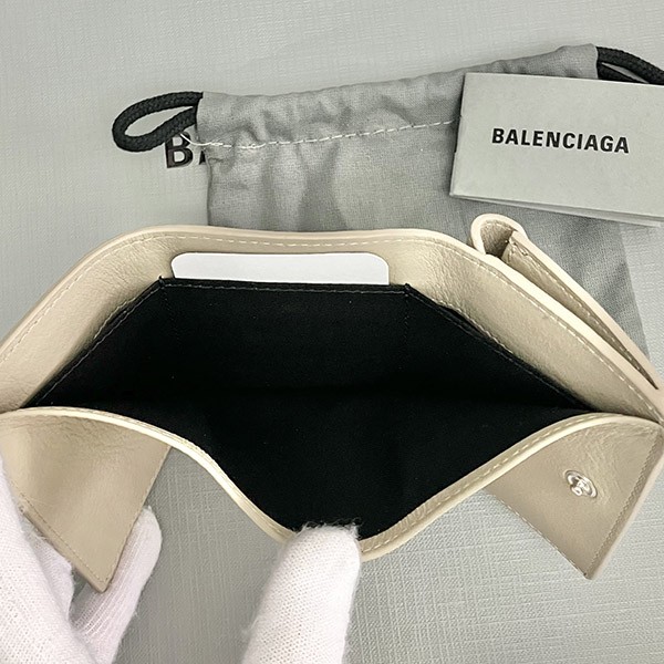 新作限定♪バレンシアガ コピー ペーパーミニウォレット 三つ折り ロゴ 3914461803N