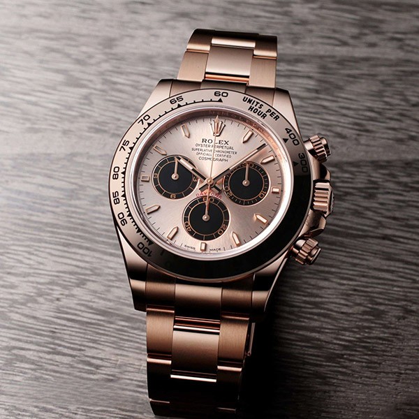 【セレブ多数愛用】2023年新作 ロレックス 偽物 コスモグラフ デイトナ エバーローズゴールド サンダスト／ブライトブラック 126505