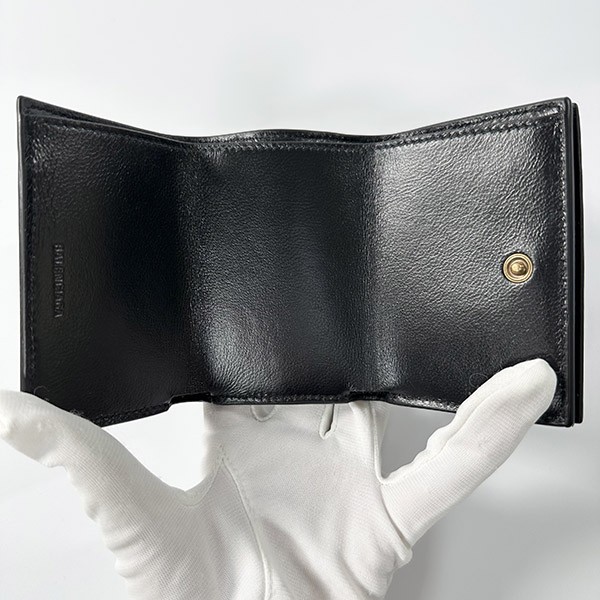 【国内即発】バレンシアガ ネオクラシック 三つ折り財布 コピー 64010715y011000