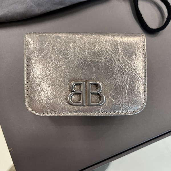 バレンシアガ 765467 MONACO ミニウォレット 偽物 三つ折り 765467 2AA1N 9706