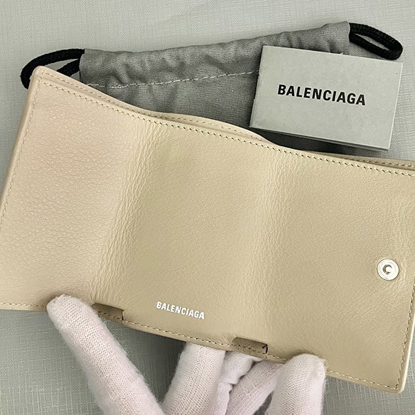 新作限定♪バレンシアガ コピー ペーパーミニウォレット 三つ折り ロゴ 3914461803N