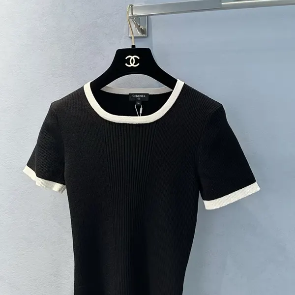 今季新作シャネル トップス Tシャツ CCロゴ P79495 K11480 NAEEL