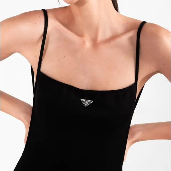 速達発送プラダ ロゴプレート コピー インターロックワンピース 水着 70197