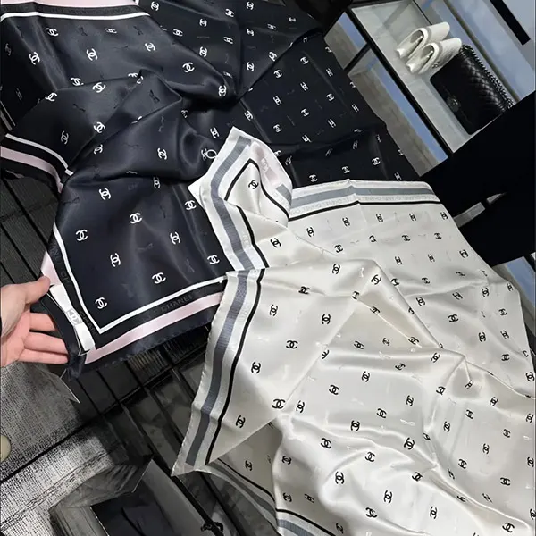 累積売上総額第1位!【ロゴ好き必見♡】シャネル コピー スカーフ 総柄 AAA777-B19447-NAFFW