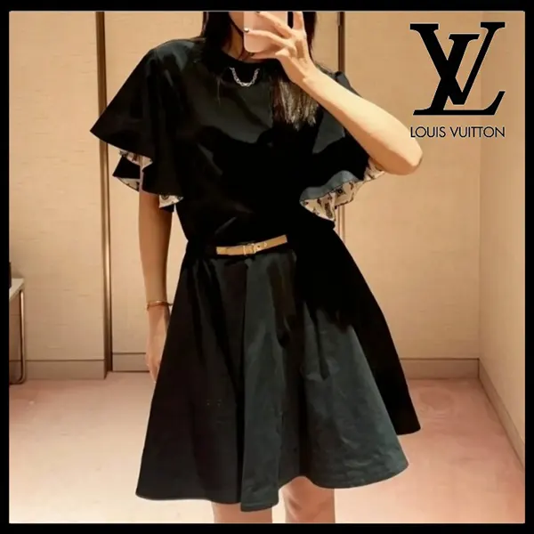 最新でオシャレルイヴィトン  フリルスリーブ 偽物 ドレス 1AGOR1