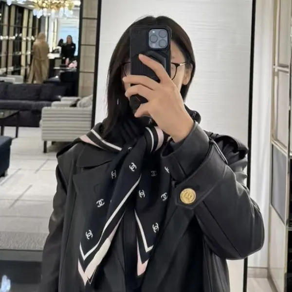 累積売上総額第1位!【ロゴ好き必見♡】シャネル コピー スカーフ 総柄 AAA777-B19447-NAFFW