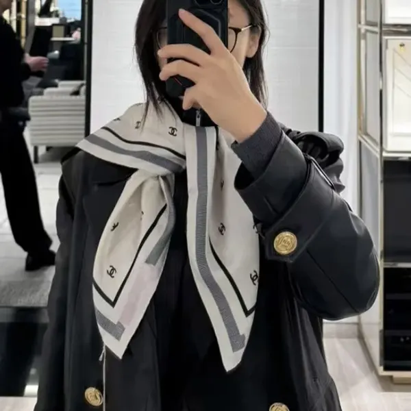 累積売上総額第1位!【ロゴ好き必見♡】シャネル コピー スカーフ 総柄 AAA777-B19447-NAFFW