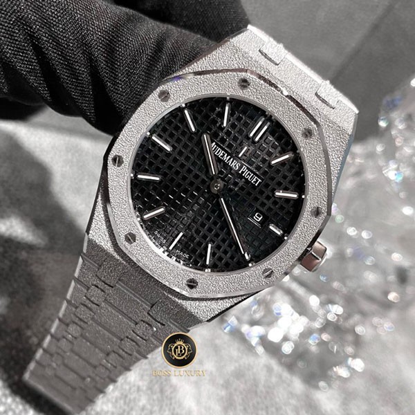 朝倉未来さん オーデマ・ピゲ ロイヤルオーク フロステッドゴールド クォーツ 67653BC