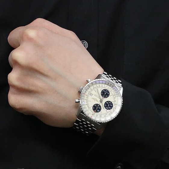 ブライトリング スーパーコピー ナビタイマー ファイターズ A153GFTNP