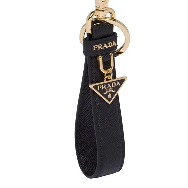 【日本未入荷】プラダ 偽物*高級感溢れる*サフィアーノ キーホルダー 25060503