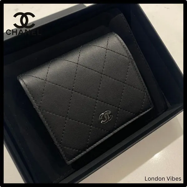 【新デザイン】超人気 So Black☆シャネル 折りたたみ財布 偽物 オールブラック AP3817 B15615 94305