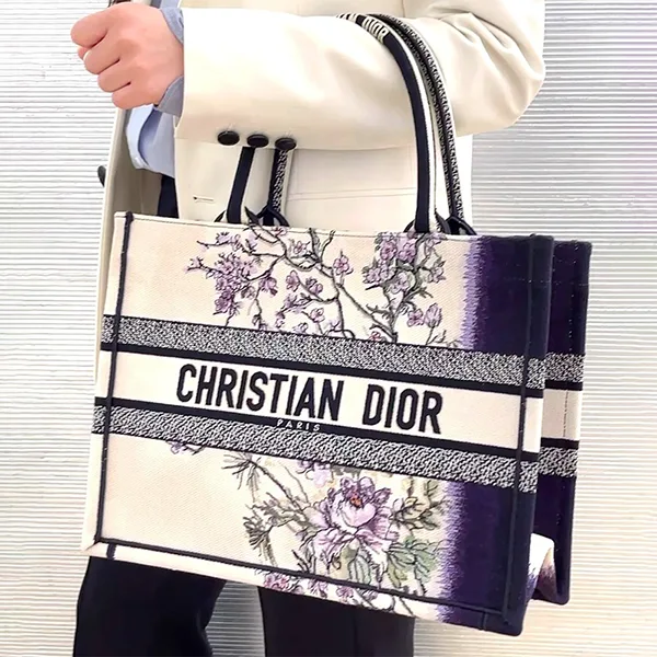 大人お洒落ディオール ブックトート N級品 バッグミディアム M1296ZEXH