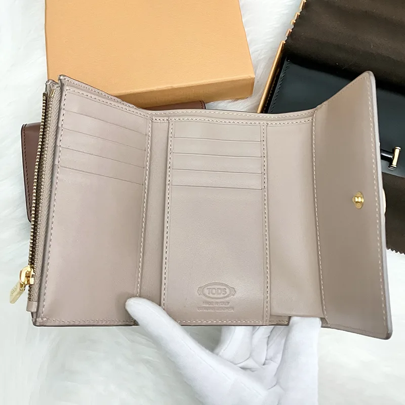 トッズ スーパーコピー Tタイムレス 三つ折り財布 3色 XAWCHNB3300KETS203