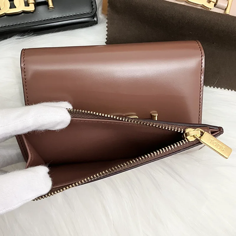 トッズ スーパーコピー Tタイムレス 三つ折り財布 3色 XAWCHNB3300KETS203