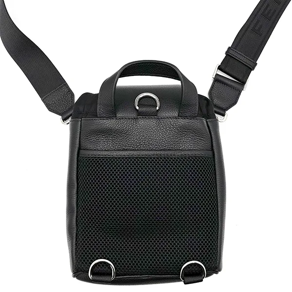 フェンディ Roma 偽物 レザー フェンディ ストライク ミニ 7VZ086AMACF0GXN