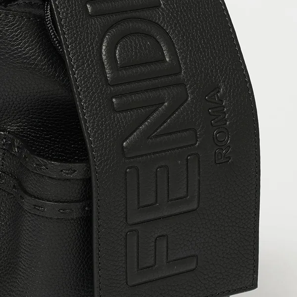 フェンディ Roma 偽物 レザー フェンディ ストライク ミニ 7VZ086AMACF0GXN