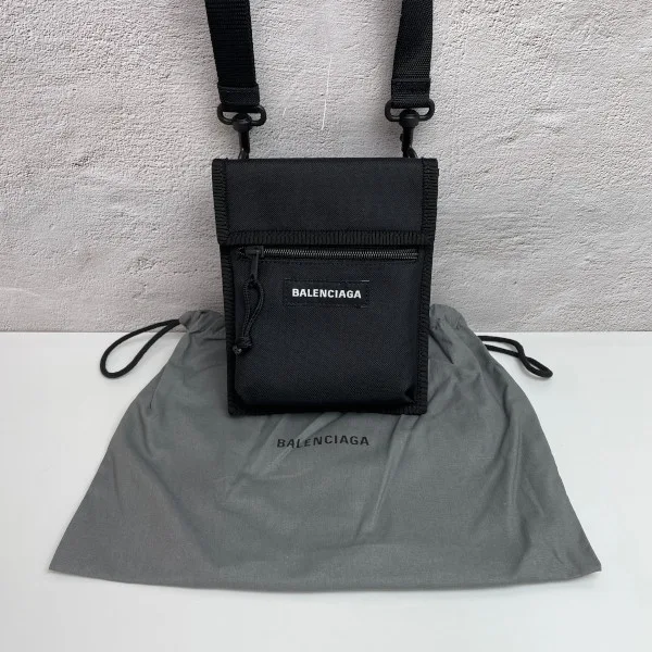 希少色バレンシアガ EXPLORER クロスバック 偽物 655982 2JMJX