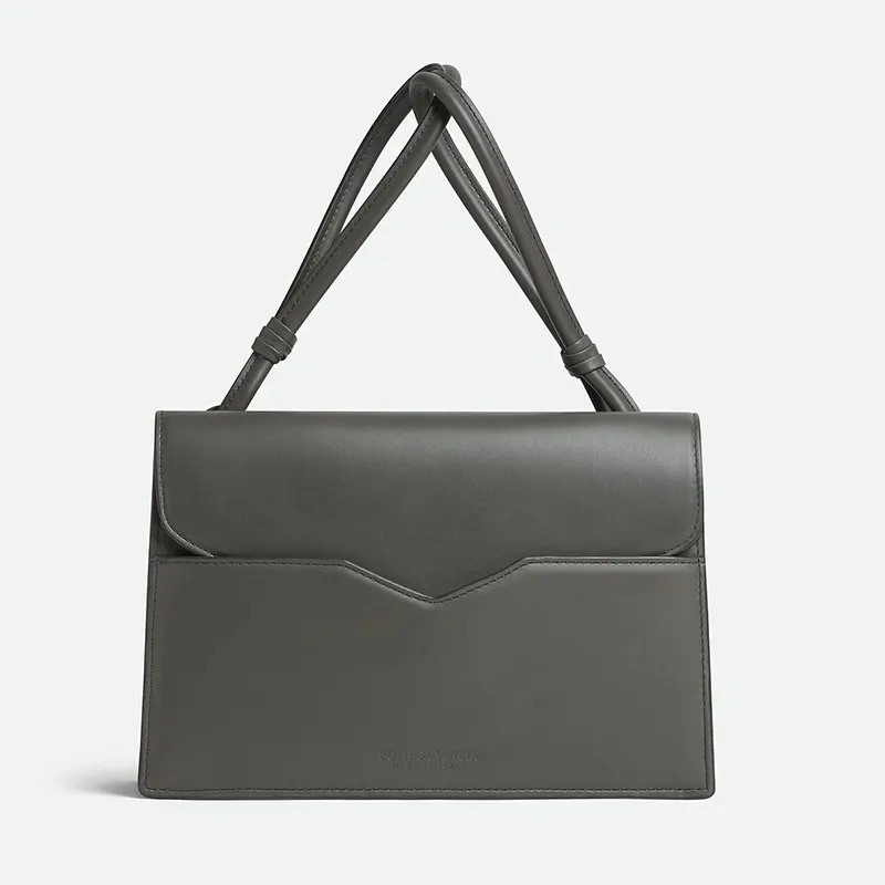 大人気のキュートさボッテガヴェネタ スムースカーフレザーのショルダーバッグ コピー商品 2色 bv20250802