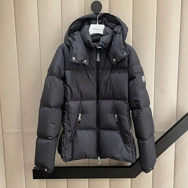 モンクレール フォーミンズ フード付きショートダウンジャケット K20931