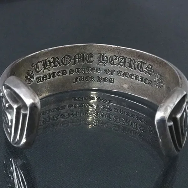 大人気!!新色!!クロムハーツ スロールラベル バングル コピー シルバー ch2591025