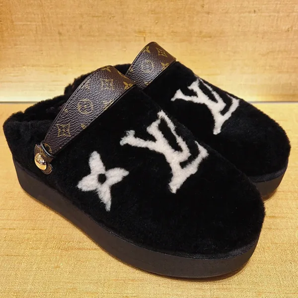 冬のモコモコサンダル ルイヴィトン アスペン・ラインクロッグ 1ADC2