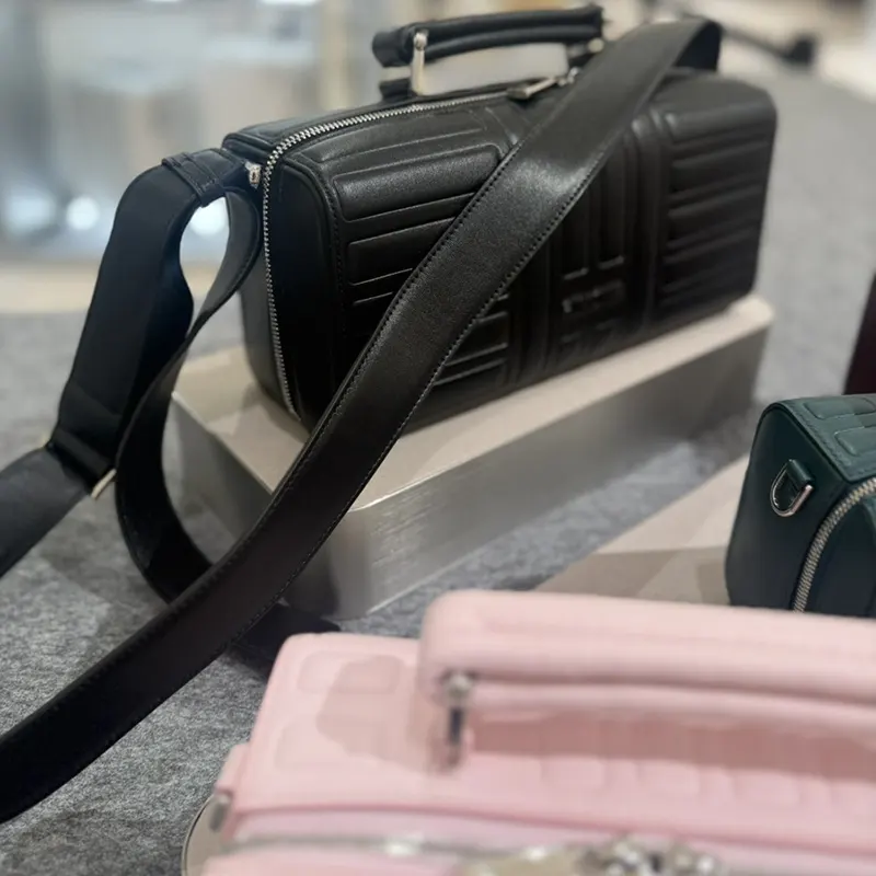 並行輸入品 リモワ レザー 2WAY グルーヴ クロスボディバッグ スモール 5色 rmw521414