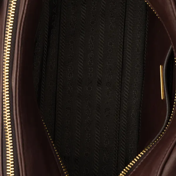 【安全】プラダ エクスプローラー ナッパレザー ショルダーバッグ 1BD394