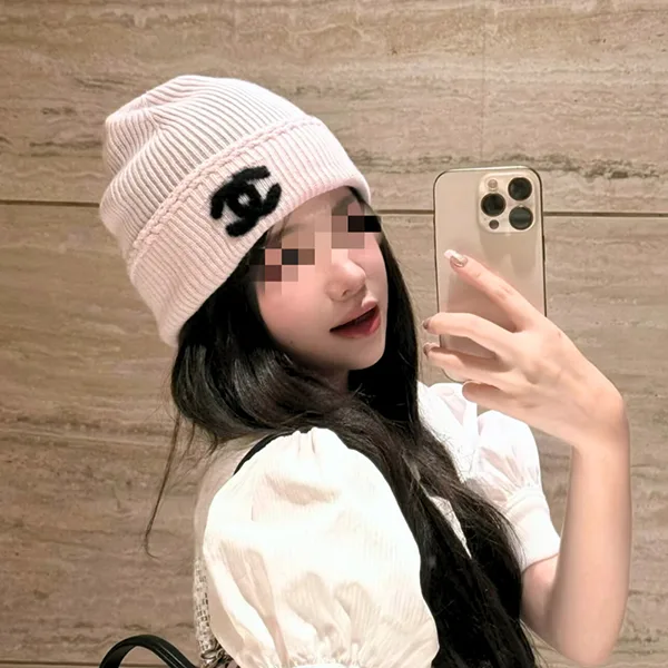 人気で可愛い☆【黒/ピンクバイカラー♡】シャネル ニット帽 ビーニー 偽物 AAB254