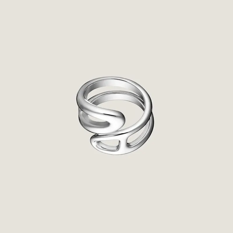 人気で可愛い☆エルメス シェーヌダンクル 偽物 ツイスト シルバー指輪 ans9964854