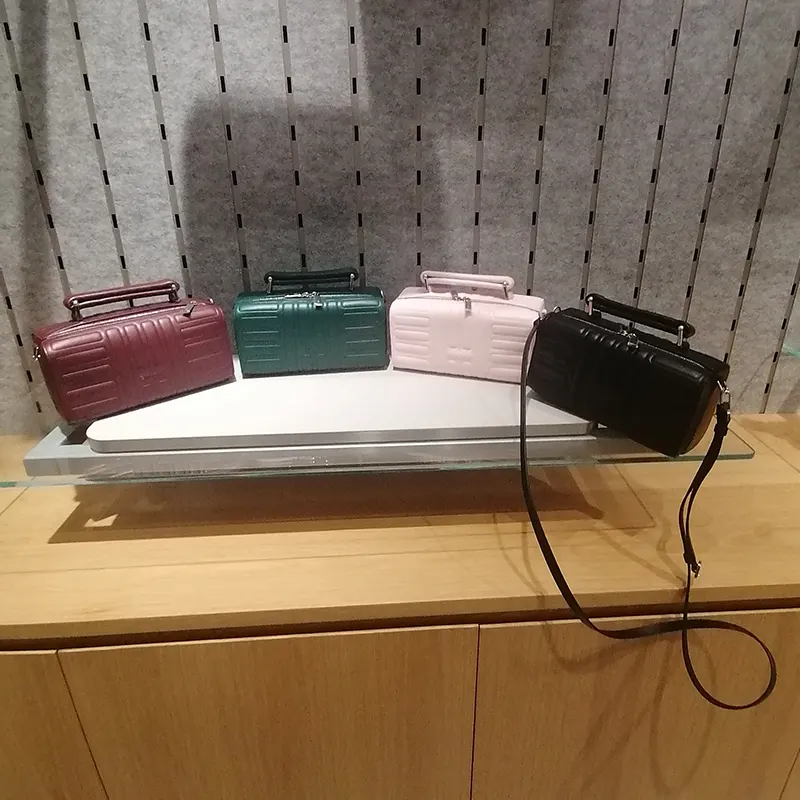 並行輸入品 リモワ レザー 2WAY グルーヴ クロスボディバッグ スモール 5色 rmw521414