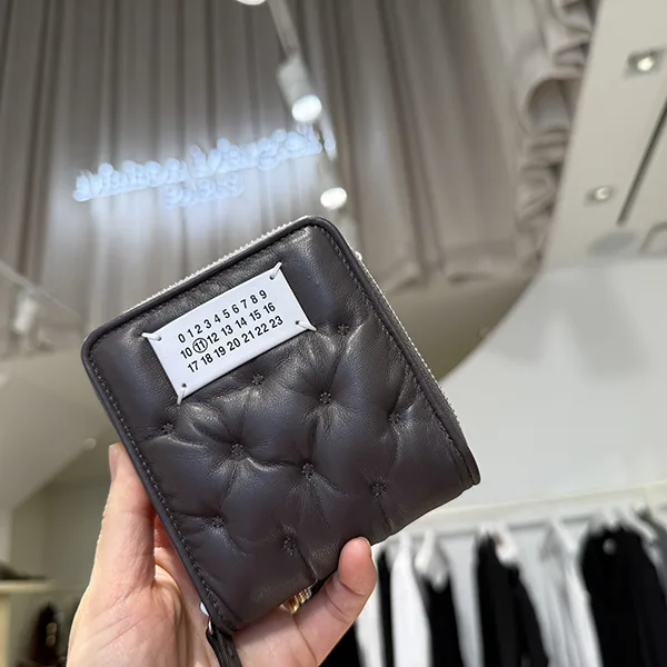 完売必至のカラーマルジェラ グラムスラム 財布 コピー ダークブラウン SALE SA1UI0031