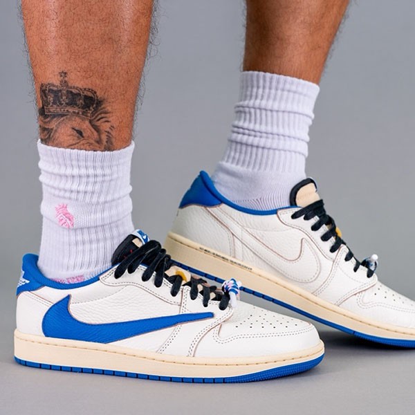 ナイキ×トラヴィススコット x FRAGMENT Air Jordan 1 Low OG SP DM7866-104